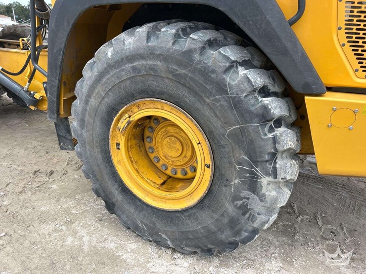 2022-deere-260e-image-50