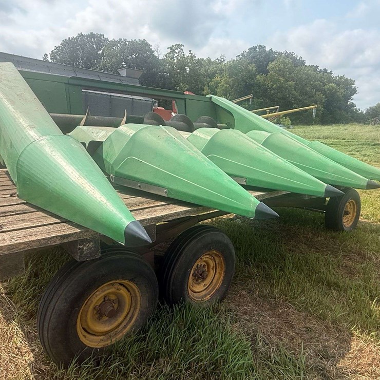 JOHN DEERE 443