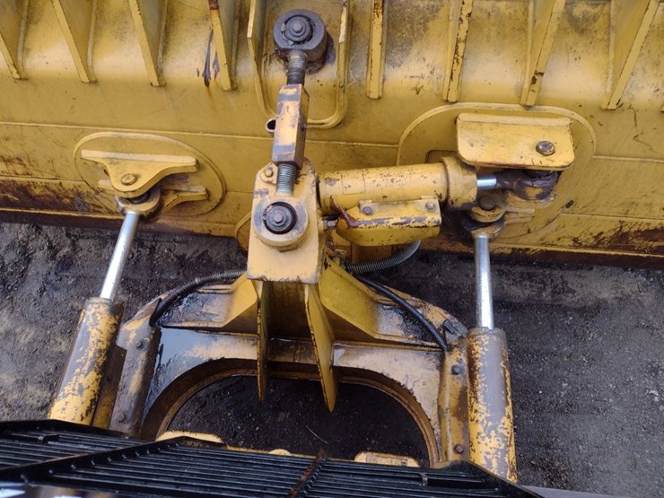 caterpillar-d5k-xl-image-25