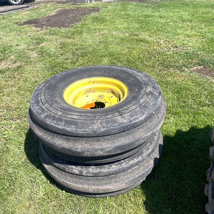 #4694 • (2) Firestone Tires