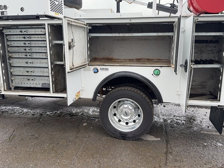 2017-ford-f550-image-12