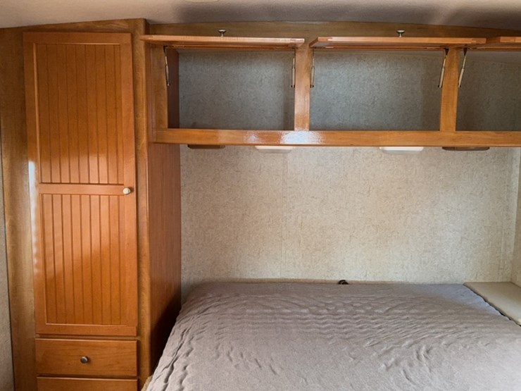 #3000-•-2007-winnebago-vista-30'-motorhome-image-44