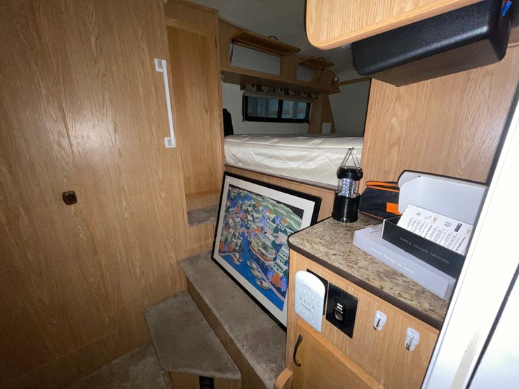 #7001-•-2018-escape-5.0-ta-5th-wheel-camper-(has-mn-title-in-dealy)-image-32