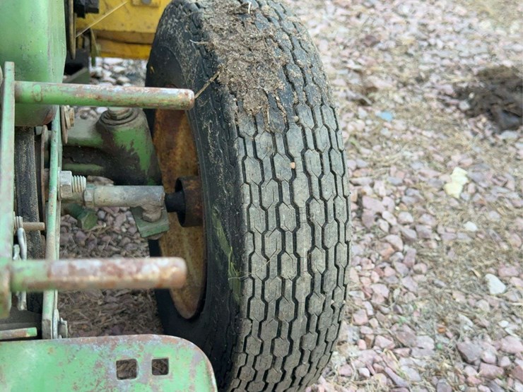 john-deere-110-image-25