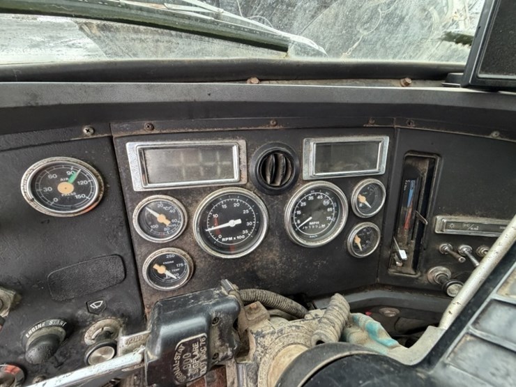 1990-ford-l8000-image-25