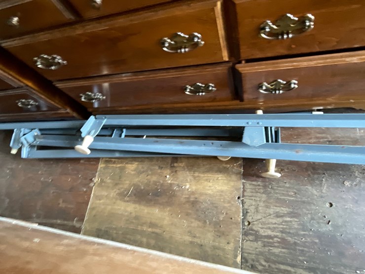dresser-33-image-11