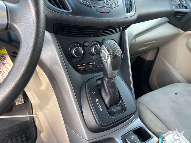 2015-ford-escape-image-16