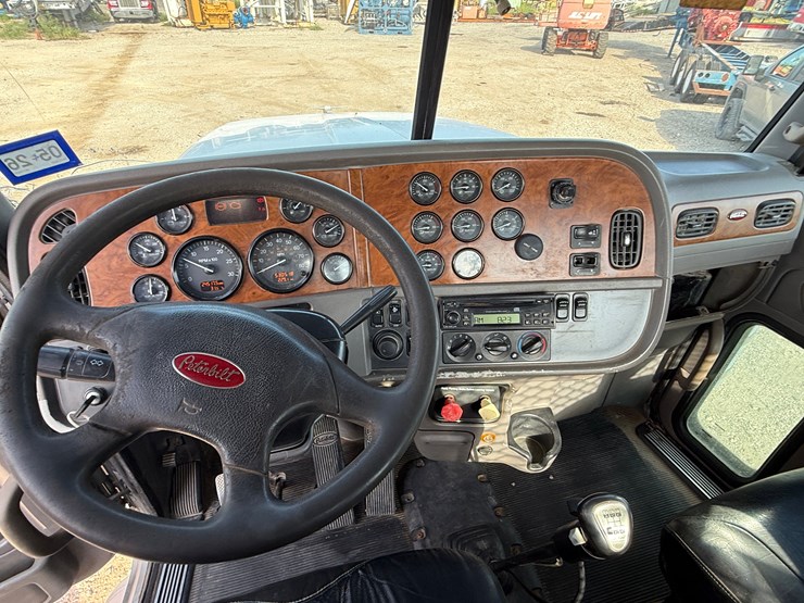 2009-peterbilt-367-image-20