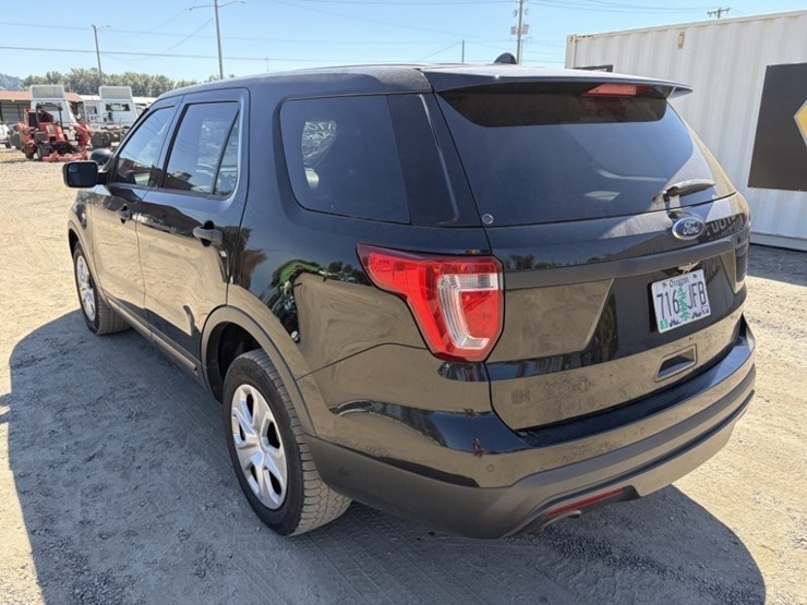 2017-ford-explorer-image-6