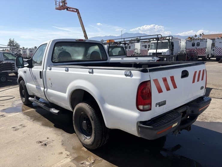 2004-ford-f350-xl-image-4