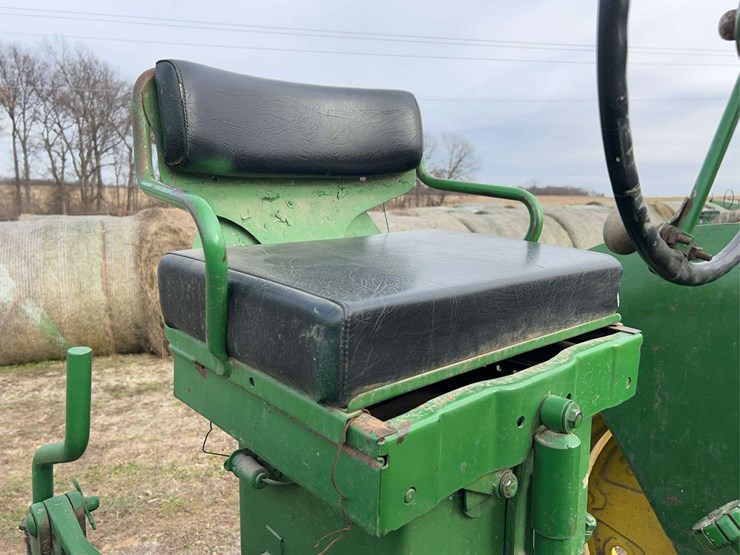 john-deere-70-image-37