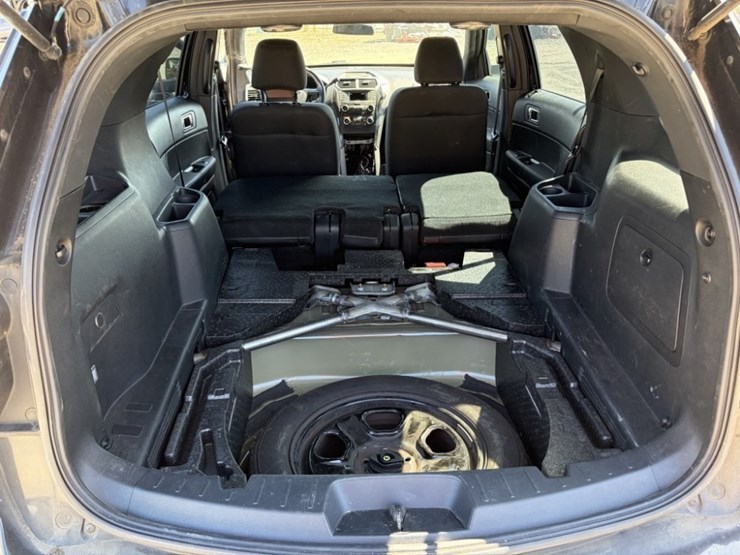 2017-ford-explorer-image-21
