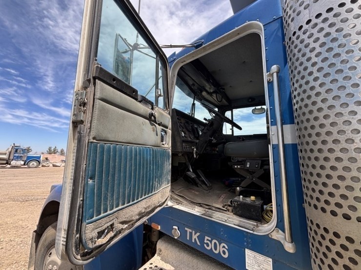 1996-kenworth-w900b-image-25