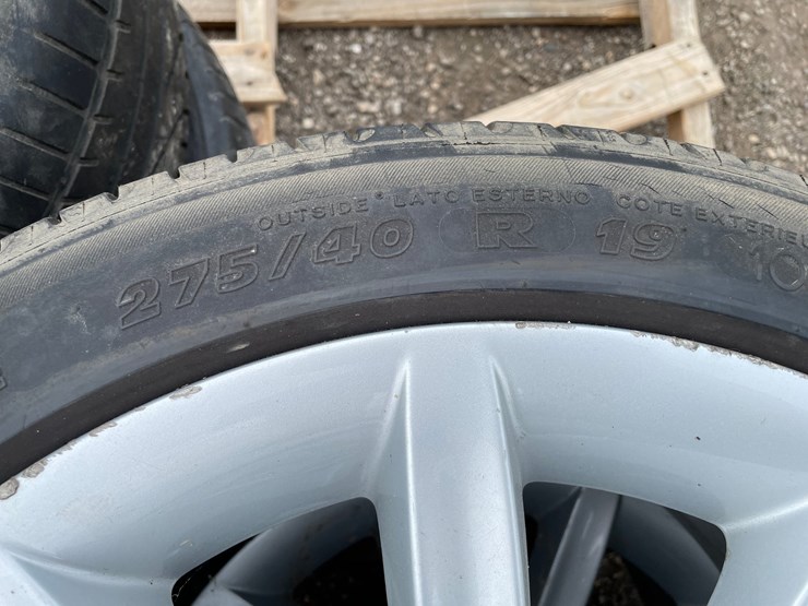 #4561-•-(4)-bmw-5-bolt-rims-with-tires-image-7