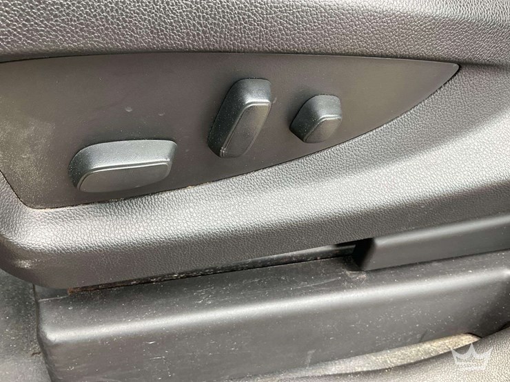 2018-chevrolet-tahoe-image-12