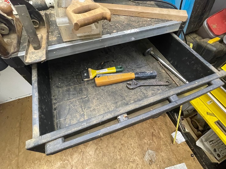 #7109-•-workbench-and-contents-image-5