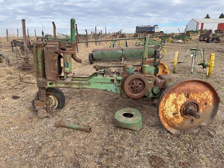 john-deere-b-image-2