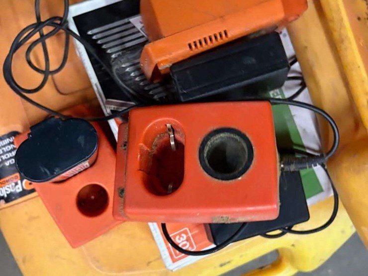 paslode-nailers,-batteries-and-chargers-image-6
