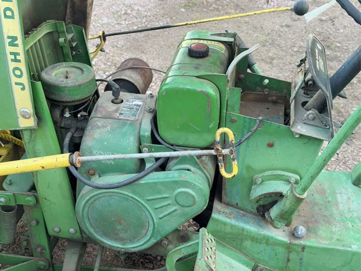john-deere-110-image-13