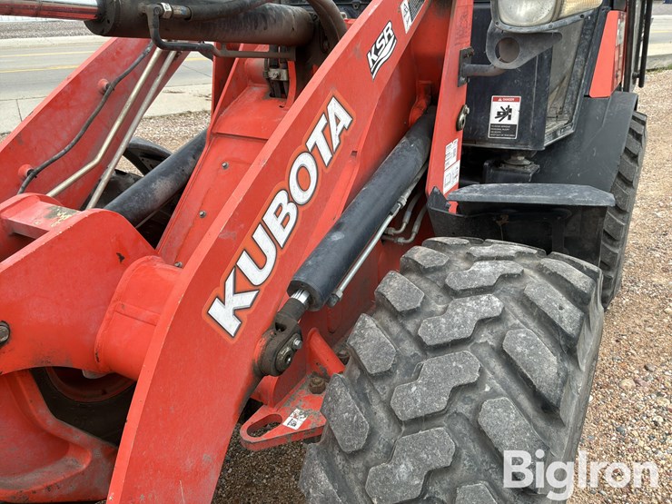 2019-kubota-r630-image-12