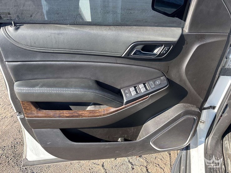 2020-chevrolet-tahoe-image-14