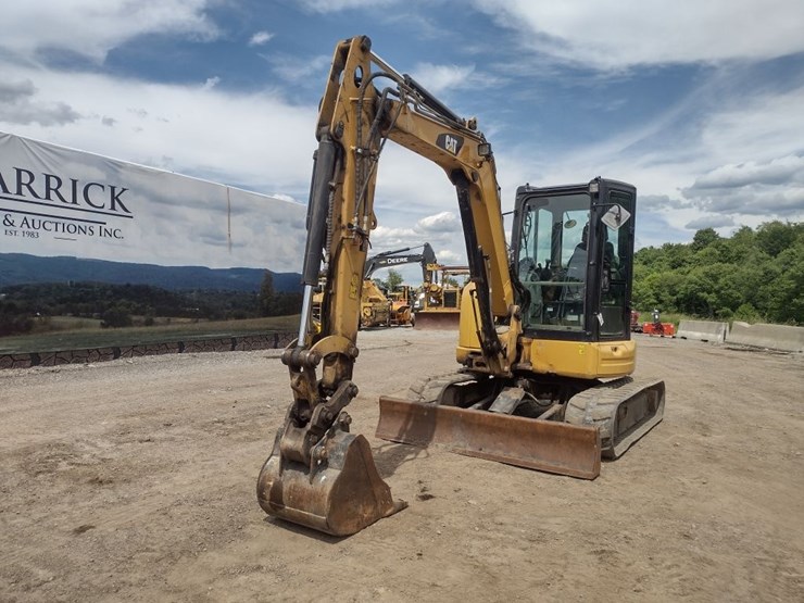 caterpillar-15-image-42