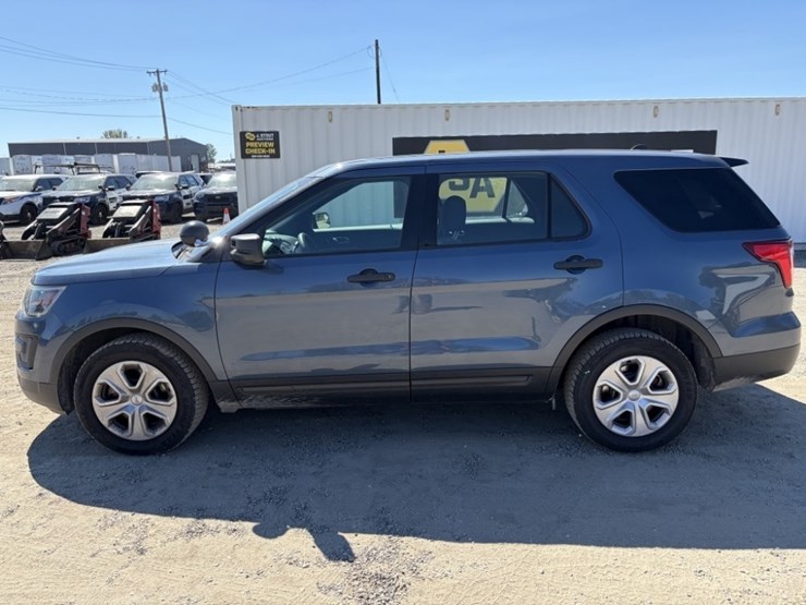 2017-ford-explorer-image-7