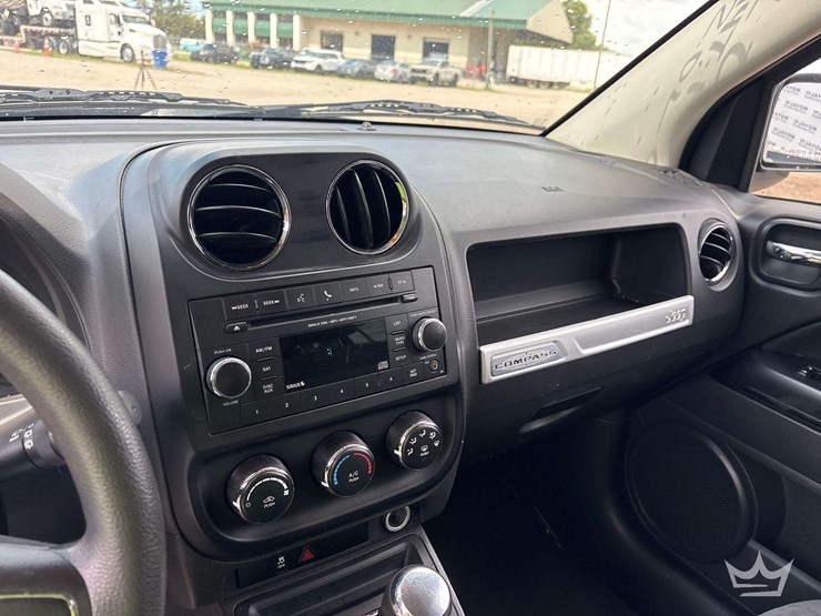 2017-jeep-compass-image-15