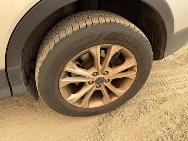 2017-ford-escape-se-image-11