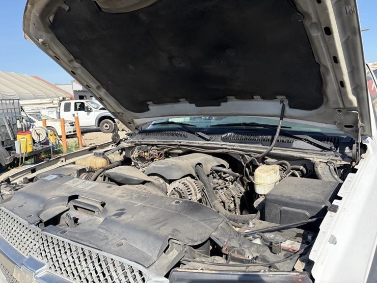 2003-chevrolet-silverado-2500-image-8