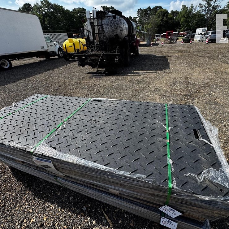 BUNDLE OF GROUND PROTECTION MATS