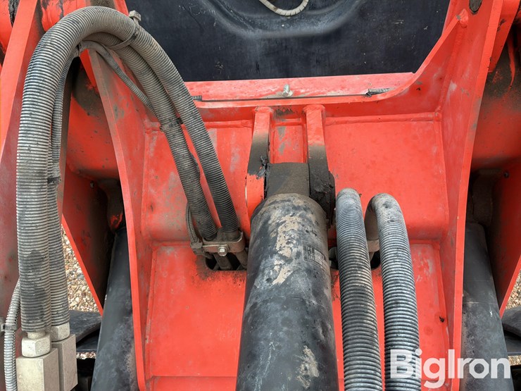 2019-kubota-r630-image-14