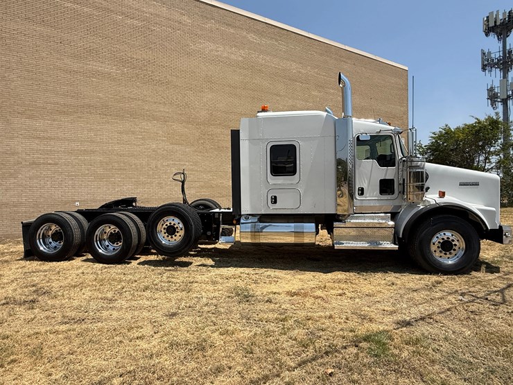 2020-kenworth-t800-image-5