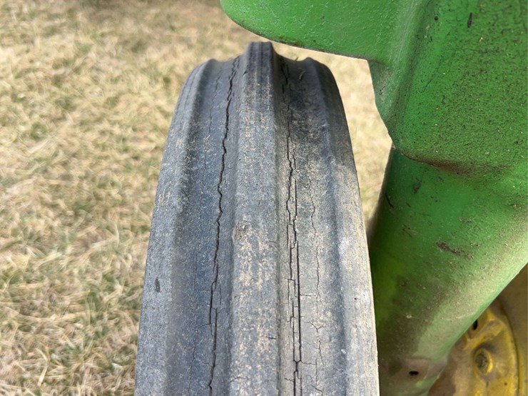 john-deere-model-b-image-17