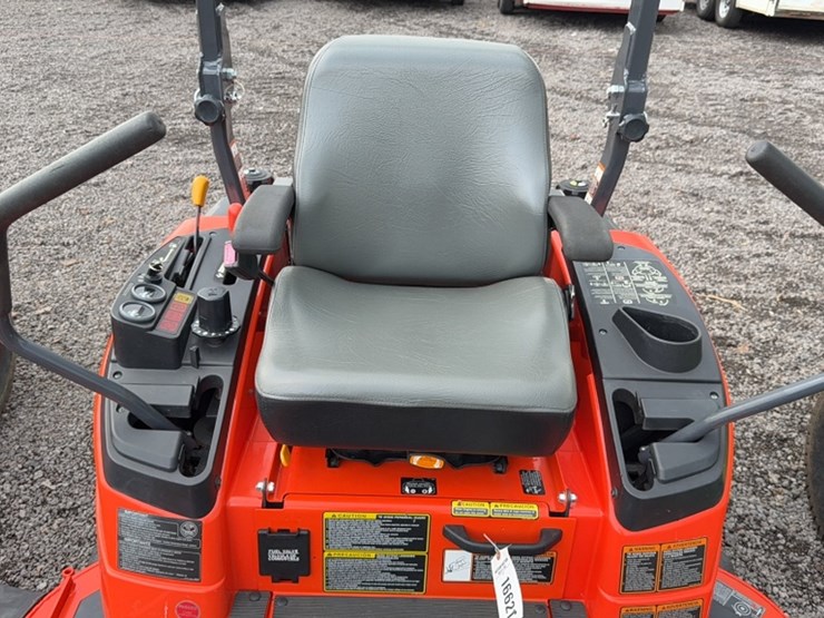 kubota-zd326-image-6