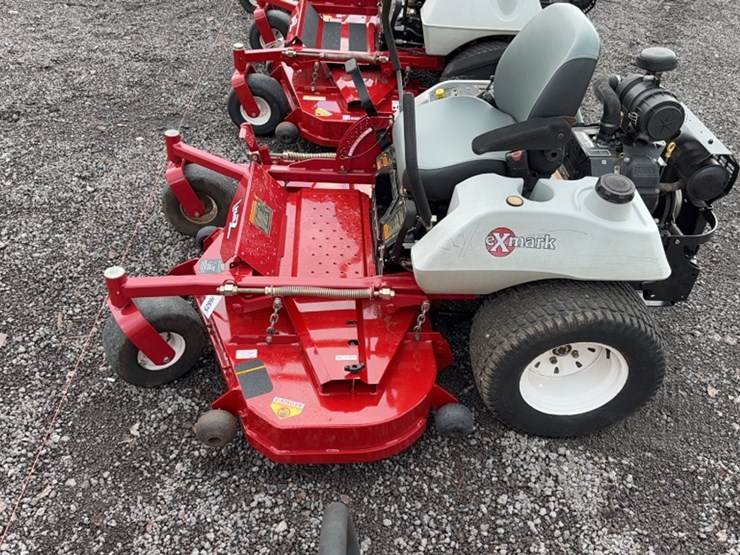 #3093-•-exmark-lazer-z-zero-turn-mower-image-12