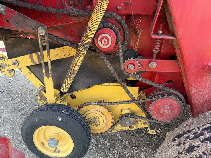 new-holland-664-image-17
