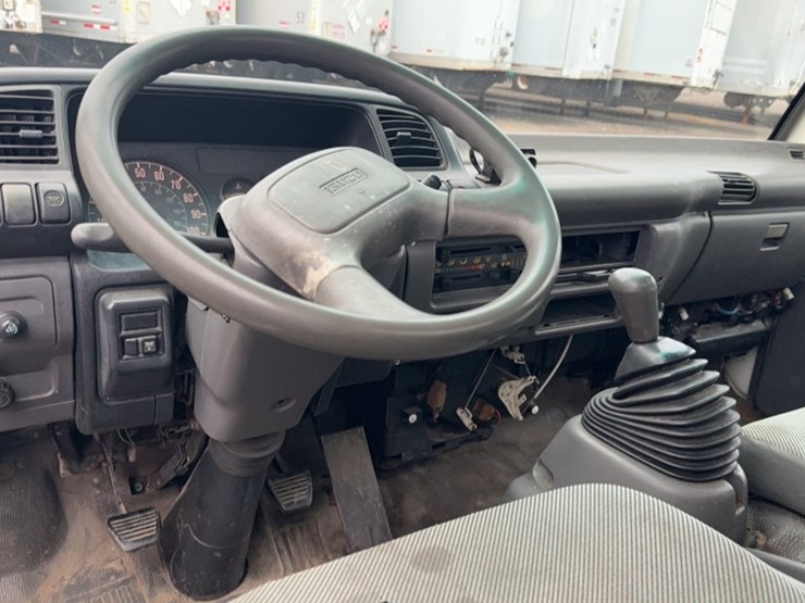1999-isuzu-npr-image-18