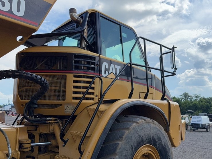 caterpillar-730-image-6