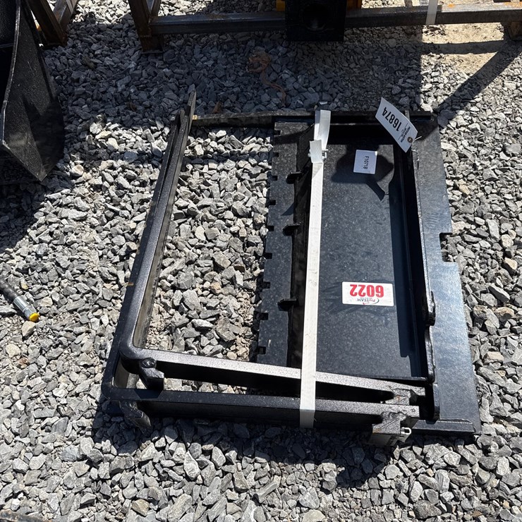 #6022 • 30" DINGO PALLET FORKS