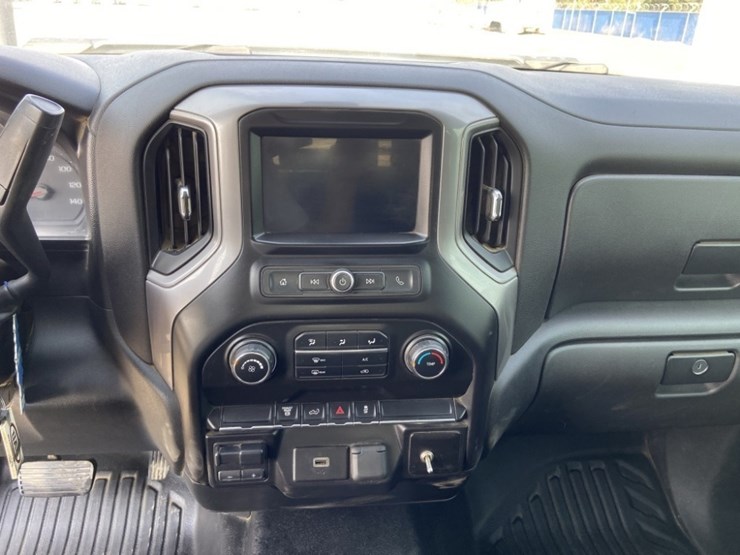 2020-chevrolet-silverado-2500-image-16