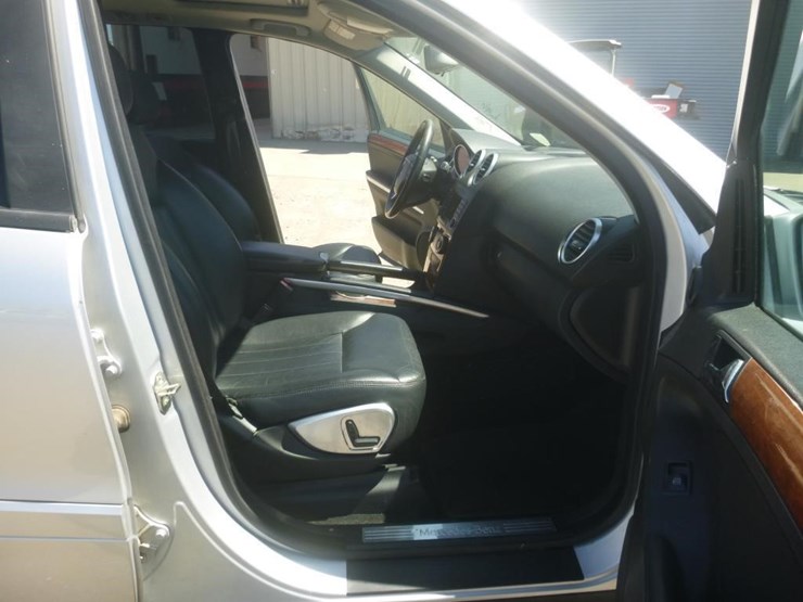 2006-mercedes-benz-ml350-image-8