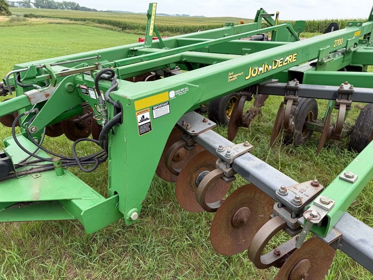 john-deere-2700-image-18