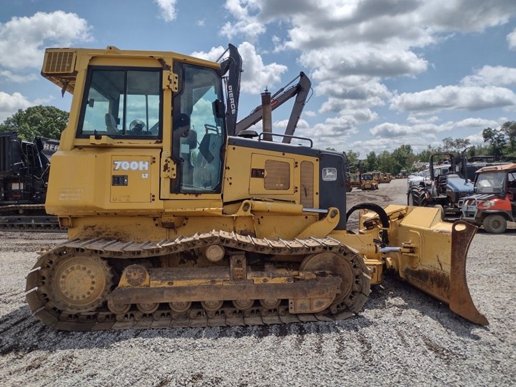 deere-700h-lt-image-3