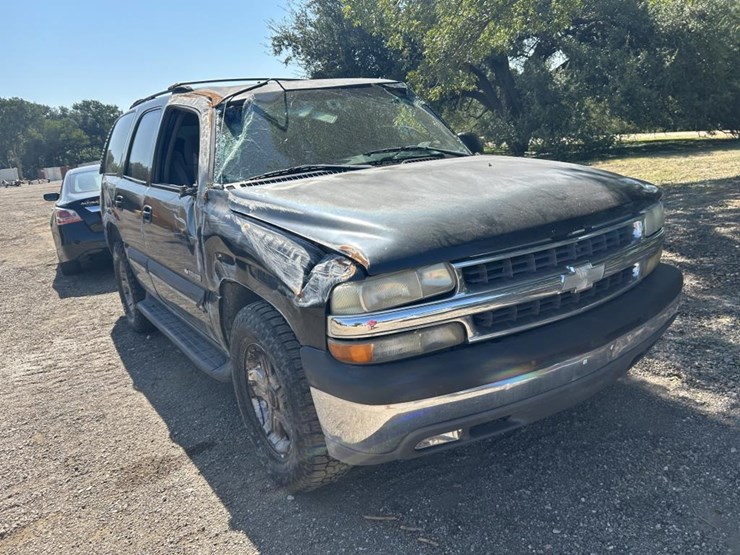 2003-chevrolet-tahoe-image-3