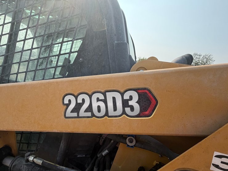 2021-caterpillar-226d3-image-12