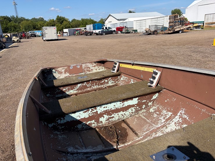 #2393-•-14’-aluminum-v-hull-boat-with-trailer(sells-with-bill-of-sale)-image-15