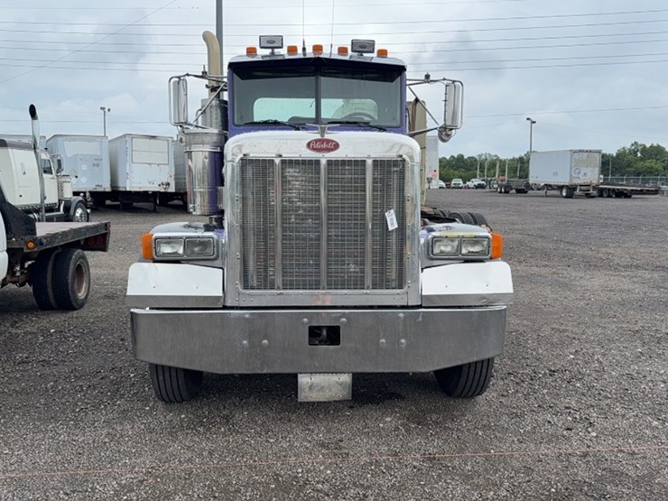 2000-peterbilt-378-image-2
