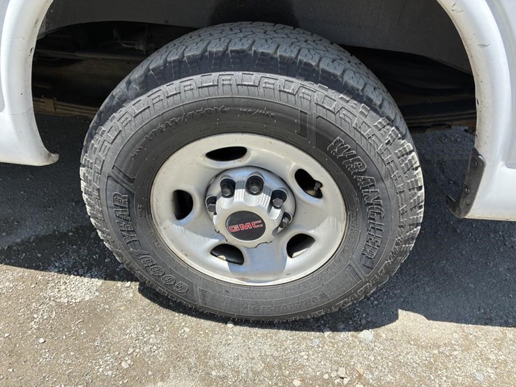 2015-gmc-savana-g2500-image-5