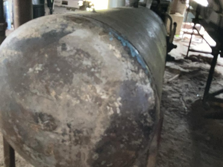 #140-•-42”-x-9’-air-holding-tank-image-7
